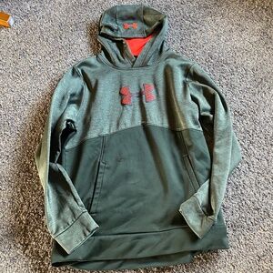Under Armour small sweatshirt